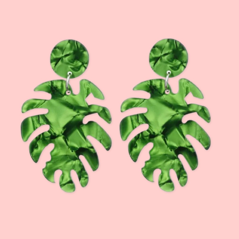 New✨ Boutique 🐆 Monstera Leaf Acrylic Earrings - Picture 1 of 2